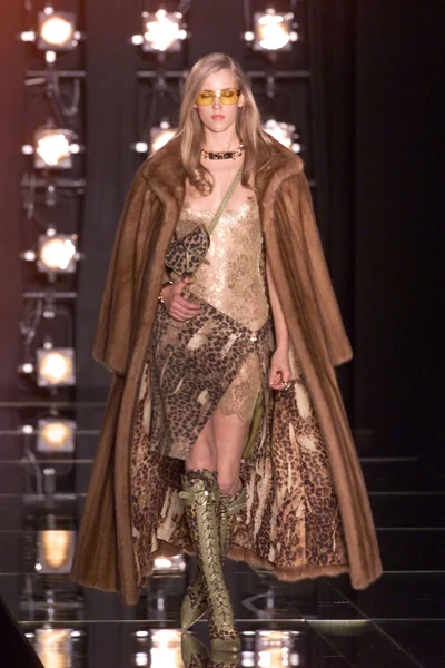 Look 12